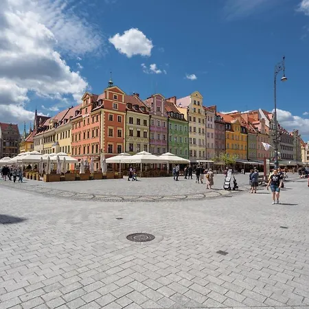 Market Square Corner Kuznicza By Renters شقة