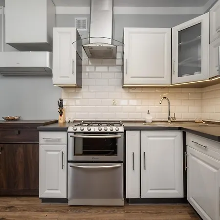 Market Square Corner Kuznicza By Renters * Breslavia
