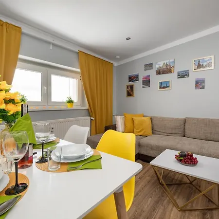 Market Square Corner Kuznicza By Renters Apartment